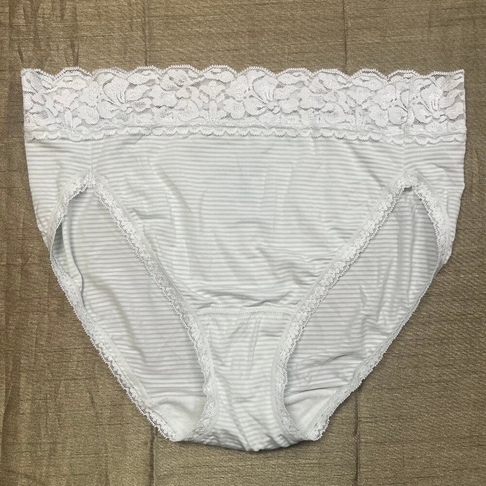 Vanity Fair Lace Hi Cut Brief Panty M/6 Light Green Stripes NWOT